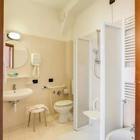 Roma Hotel 3*