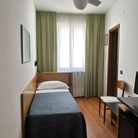 Szálloda Roma 3*